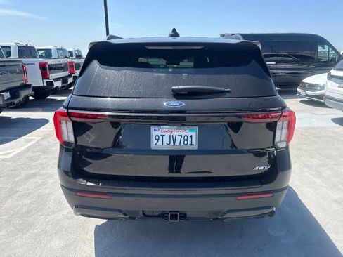 Used 2025 Ford Explorer ST-Line w/ ST-Line Street Pack AWD/4WD image 4