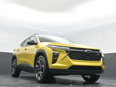 Used 2024 Chevrolet Trax RS w/ Sunroof Package image 5