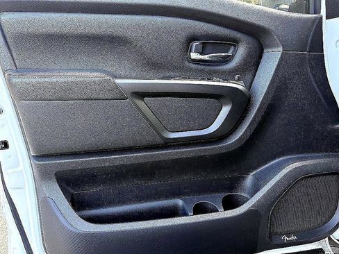 Used 2021 Nissan Titan PRO-4X w/ Pro-4x Utility Package image 10