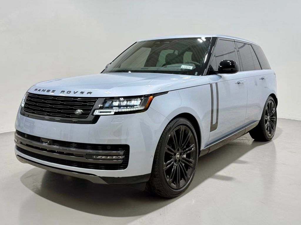 Used 2024 Land Rover Range Rover SE AWD/4WD image 2