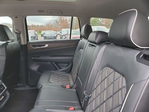Used 2024 Volkswagen Atlas SEL Premium R-Line image 24