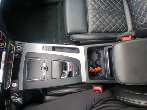 Used 2018 Audi SQ5 Premium Plus w/ Navigation Package AWD/4WD image 22