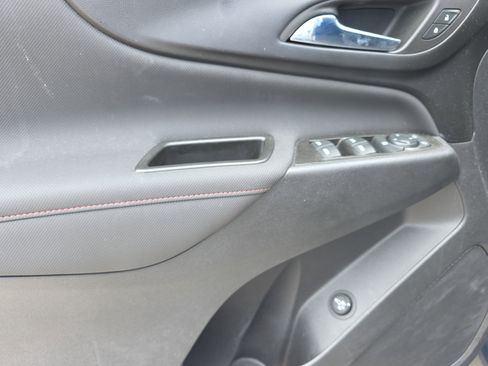 Used 2022 Chevrolet Equinox RS w/ Infotainment Package image 20