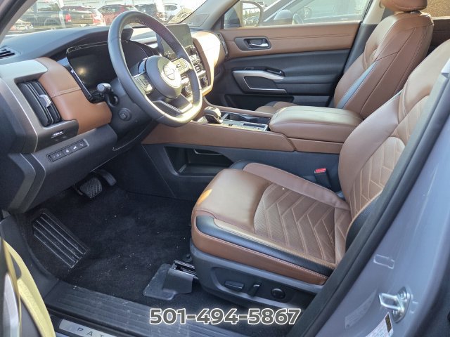 Used 2024 Nissan Pathfinder Platinum w/ Cargo Package FWD image 10