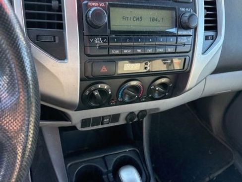 Used 2012 Toyota Tacoma PreRunner image 11