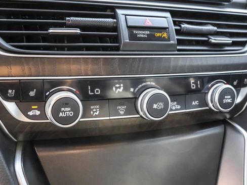Used 2019 Honda Accord Touring image 25