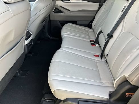 Used 2026 INFINITI QX60 Luxe w/ Cargo Package FWD image 19