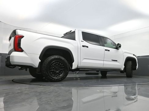 Used 2025 Toyota Tundra SR5 w/ SR5 Convenience Package AWD/4WD image 32