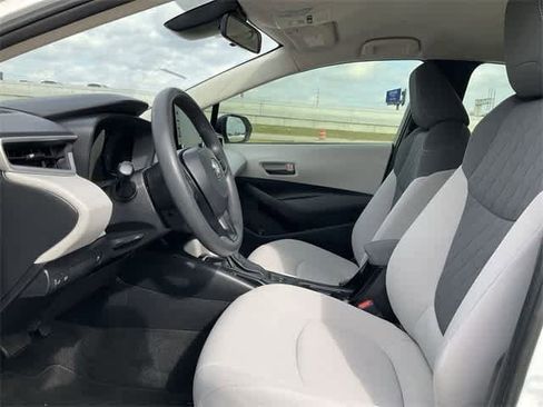 Used 2022 Toyota Corolla LE image 13