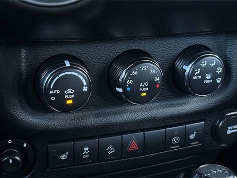 Used 2013 Jeep Wrangler Unlimited Sahara w/ Connectivity Group image 21