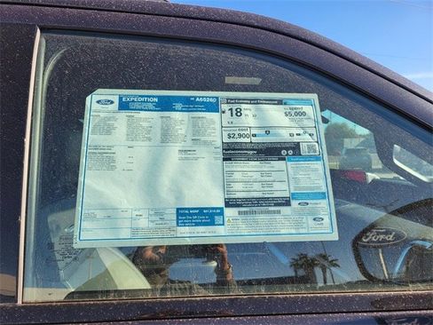 New 2025 Ford Expedition Platinum w/ Stealth Appearance Package image 9