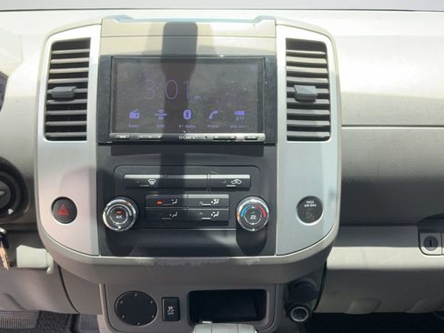 Used 2016 Nissan Frontier SV RWD image 22