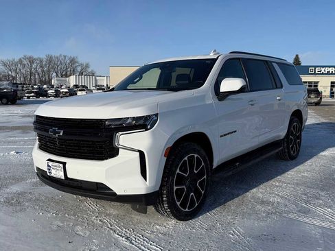 Used 2024 Chevrolet Suburban RST w/ Luxury Package image 1