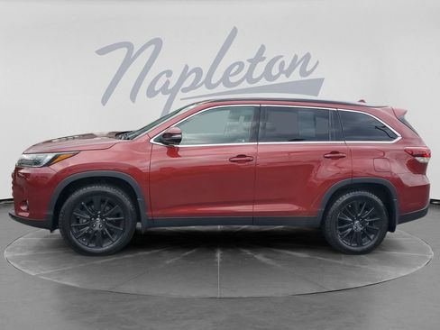 Used 2019 Toyota Highlander SE AWD/4WD image 4
