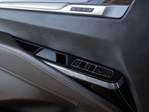 Used 2025 Cadillac Escalade Premium Luxury Platinum image 24