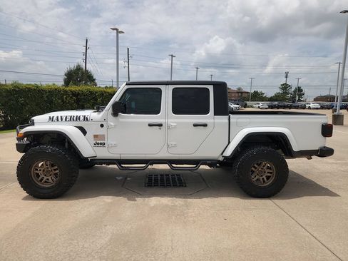 Used 2022 Jeep Gladiator Sport AWD/4WD image 8