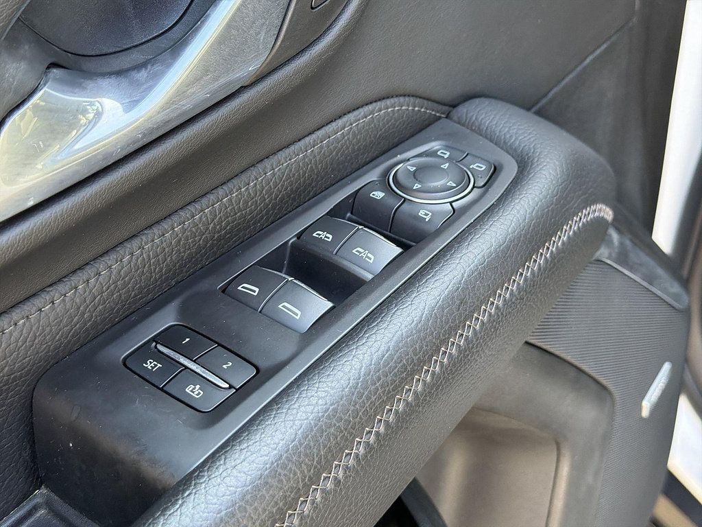 Used 2024 GMC Yukon XL Denali RWD image 23