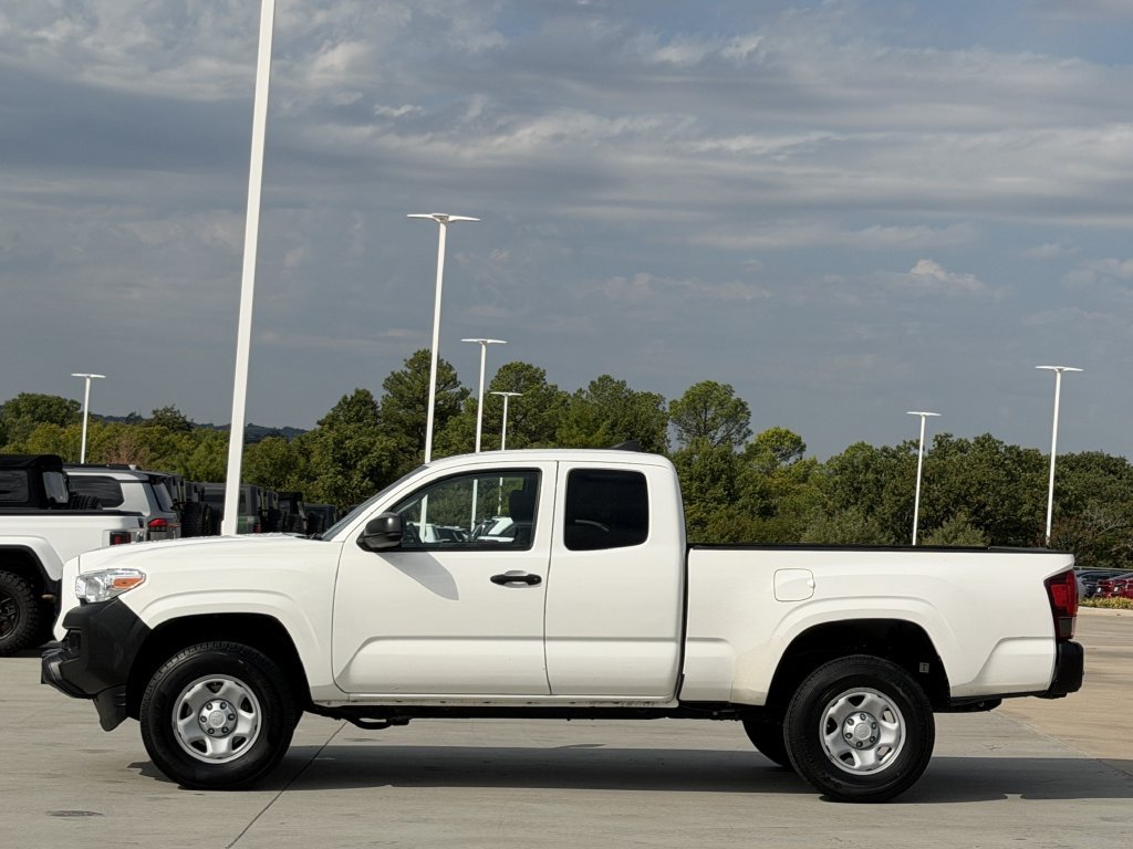 Used 2021 Toyota Tacoma SR RWD image 3