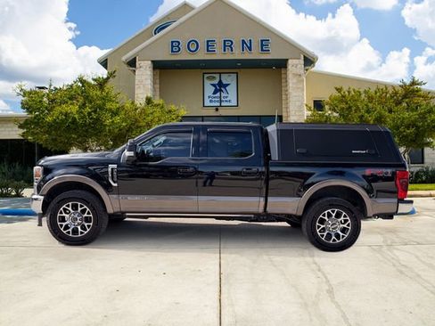 Used 2022 Ford F250 Lariat w/ Lariat Ultimate Package AWD/4WD image 2