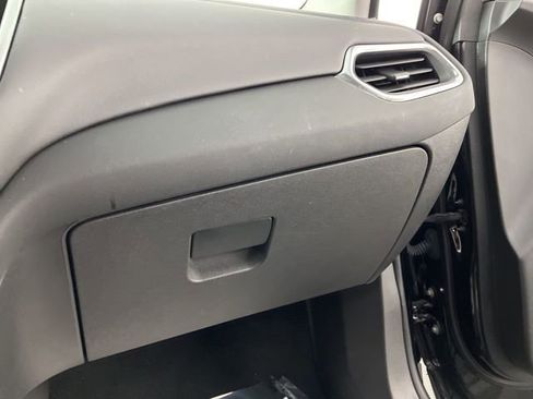 Used 2023 Chevrolet Equinox LT image 38