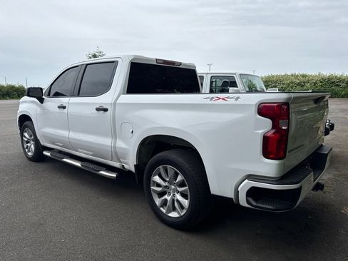 Used 2020 Chevrolet Silverado 1500 Custom w/ Custom Value Package AWD/4WD image 2