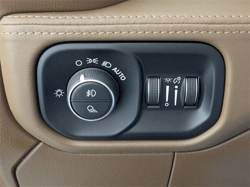 Used 2023 RAM 2500 Limited image 16