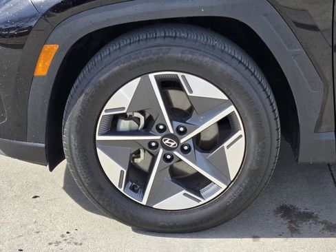 Used 2025 Hyundai Tucson SEL FWD image 17