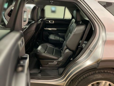 Used 2023 Ford Explorer XLT w/ Equipment Group 202A AWD/4WD image 22
