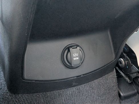 Used 2025 Kia Sorento S FWD image 16