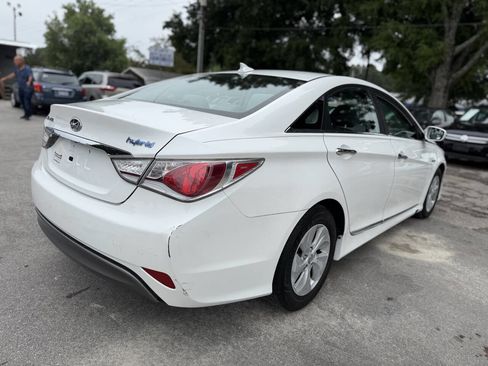 Used 2014 Hyundai Sonata Hybrid FWD image 5