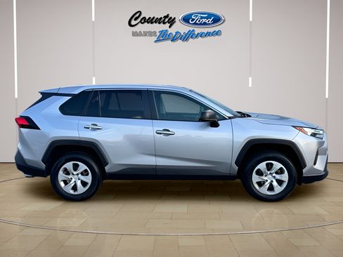 Used 2023 Toyota RAV4 LE FWD image 18