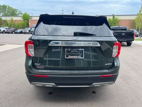 Used 2023 Ford Explorer XLT w/ Equipment Group 202A AWD/4WD image 6
