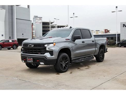 Used 2024 Chevrolet Silverado 1500 LT Trail Boss w/ Convenience Package II AWD/4WD image 2