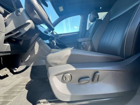 Certified 2024 Volkswagen Tiguan SE R-Line image 12