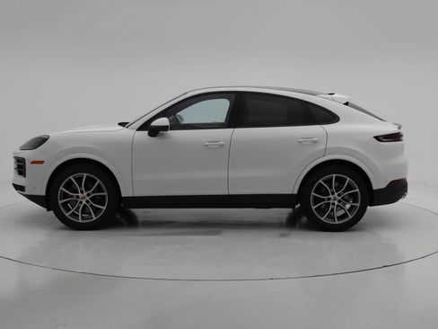 Used 2024 Porsche Cayenne Coupe image 2