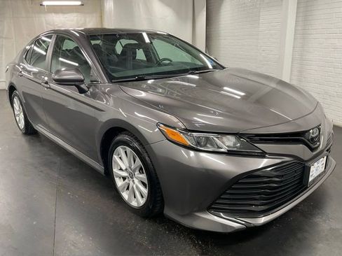 Used 2020 Toyota Camry LE w/ Carpet Mat Package image 7