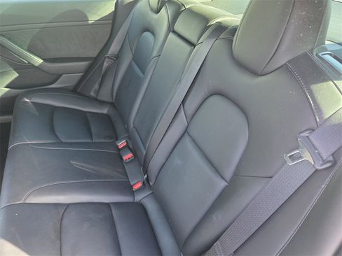 Used 2022 Tesla Model 3 Long Range image 16