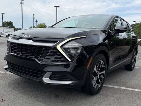 Used 2023 Kia Sportage EX FWD image 3