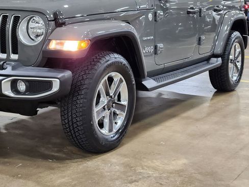 Used 2020 Jeep Wrangler Unlimited Sahara AWD/4WD image 17
