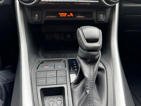 Used 2021 Toyota RAV4 XLE image 23