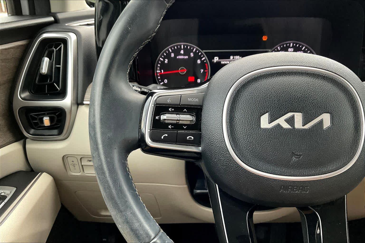 Used 2023 Kia Sorento EX w/ Panoramic Sunroof Package FWD image 24
