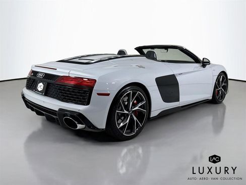 Used 2021 Audi R8 V10 w/ Premium Package image 6