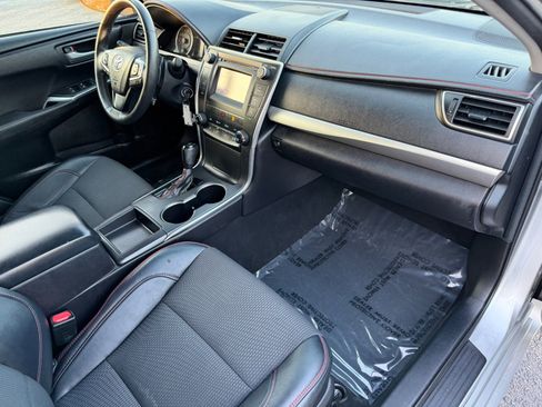 Used 2017 Toyota Camry SE FWD image 34