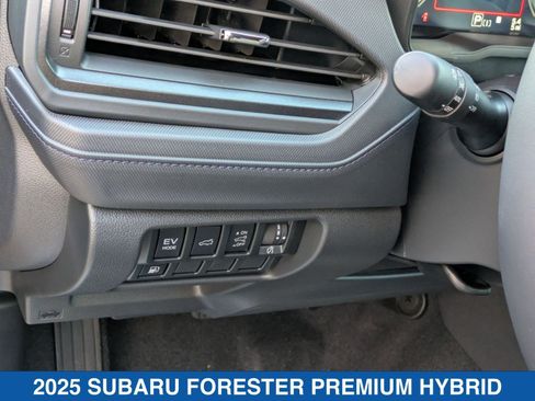 Certified 2025 Subaru Forester Premium image 29