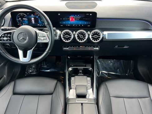 Used 2022 Mercedes-Benz GLB 250 4MATIC image 3
