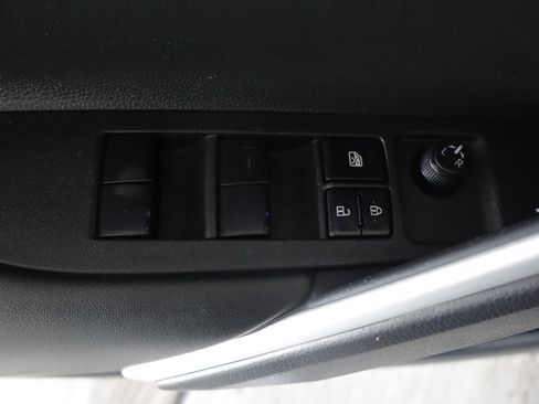 Used 2024 Toyota Corolla Cross AWD Hybrid w/ Convenience Package image 12