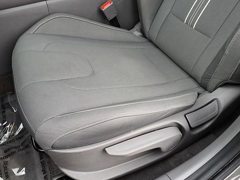 Used 2025 Hyundai Elantra SEL image 16