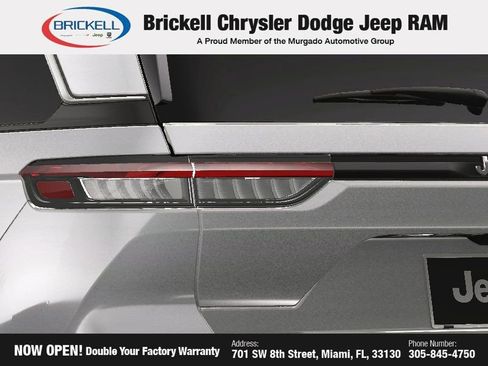 New 2025 Jeep Grand Cherokee Laredo image 12