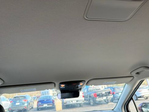 Certified 2023 Kia Carnival LX image 22