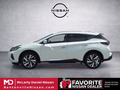 Used 2023 Nissan Murano SL w/ SL Moonroof Package FWD image 3